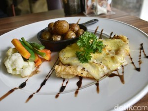 Beehive: Tempat Ini Punya Dory Au Gratin dengan Saus Bechamel dan Keju Mozarella