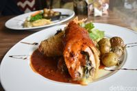 Beehive: Tempat Ini Punya Dory Au Gratin dengan Saus Bechamel dan Keju Mozarella