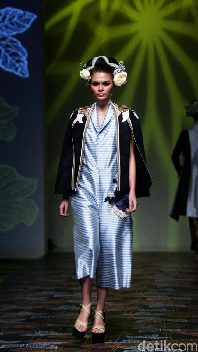 Koleksi Denny Wirawan mengangkat tema Wanderlust, Dancing in the Sun di IPMI Trend Show 2017. The Hall Lt. 8, Senayan City. Jakarta. [Foto: Mohammad Abduh/Wolipop]