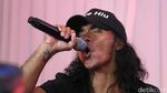 Slank Bikin Lantai Bursa Bergetar