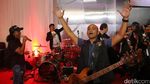 Slank Bikin Lantai Bursa Bergetar