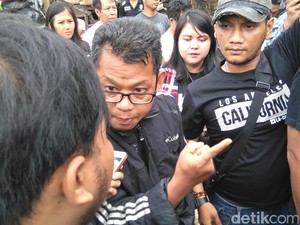 Begini Percakapan Ahok dan Warga yang Menghadang di Jati Padang