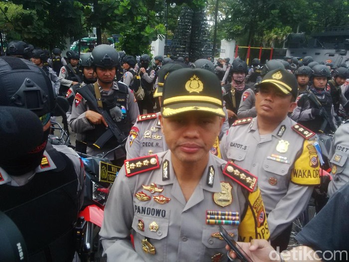 Polrestabes Bandung Minta Warga Langsung Bubar Usai Pesta Tahun Baru