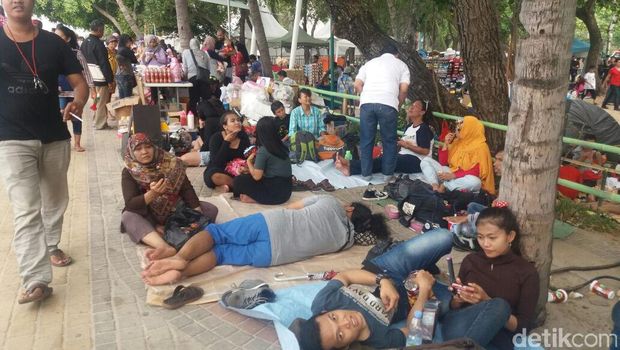 Masyarakat Mulai Padati Ancol Jelang Malam Tahun Baru