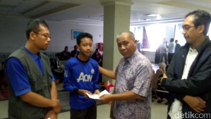 Donatur Bantu Wildan yang Orangtuanya Tewas Tertabrak Mobil