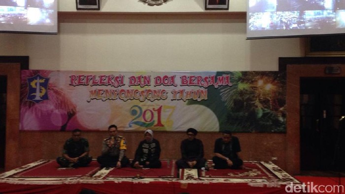 Sambut 2017, Risma: Masih Banyak PR untuk Surabaya