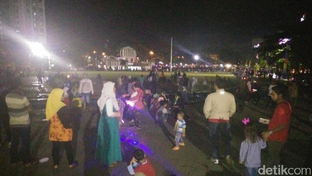 Malam tahun baru di lapangan Gasibu, Bandung, Sabtu (31/12/2016)