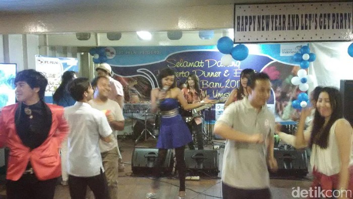 Pesta Tahun Baru di Tengah Laut, Dari Dangdut Sampai Disko