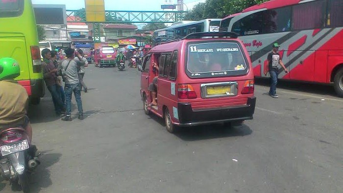 Saat Ramlan Butarbutar Bikin Heboh Sopir Angkot di Bekasi