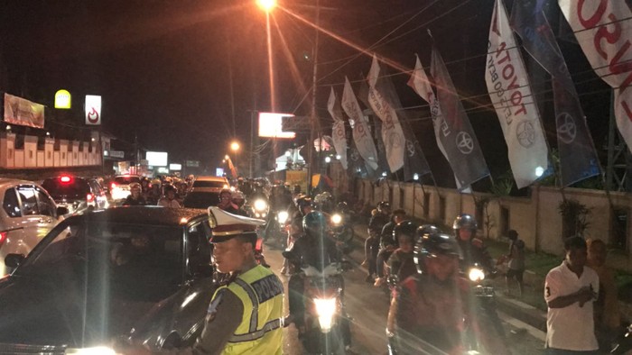 Jelang Tahun Baru, Jalur Puncak Dipadati Ribuan Pemotor