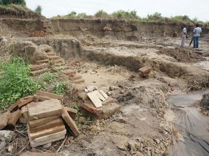 Warga Jombang Temukan Situs Kuno Mirip Kolam Pemandian