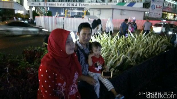 Bundaran HI Mulai Ramai Didatangi Warga, Lalin Masih Lancar