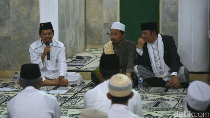 Jelang Tahun Baru, Bupati Dedi Minta Maaf ke Ketua RT/RW