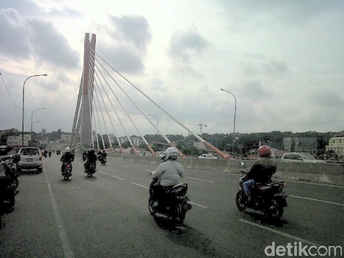 Malam Tahun Baru, Kendaraan Dilarang Parkir di Jembatan Pasupati