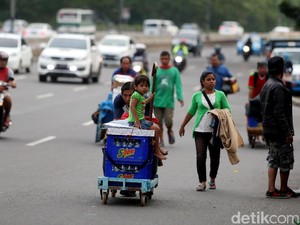 Dilema Larangan Mudik: Orang Susah Makin Susah