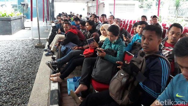 Hari Terakhir Periode II, Peserta <i>Tax Amnesty</i> Mengantre Sejak Subuh