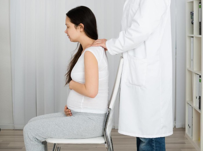 Lumpuh karena stroke, yang diduga terjadi akibat terlalu sering memijat area leher.Foto: Thinkstock Lumpuh karena stroke, yang diduga terjadi akibat terlalu sering memijat area leher.Foto: Thinkstock