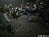 Nantikan Pergantian Tahun Baru, Begini Aktivitas Pengunjung Monas