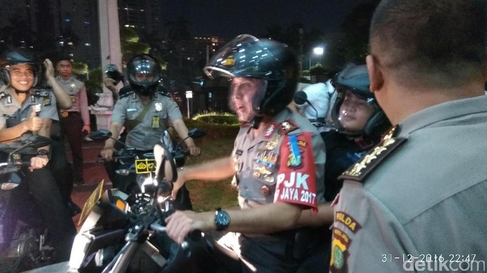 Kapolda Metro Konvoi Pantau Malam Tahun Baru di Jakarta