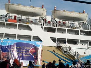 Foto-foto Serunya Pelayaran Tahun Baru di Kapal Pelni