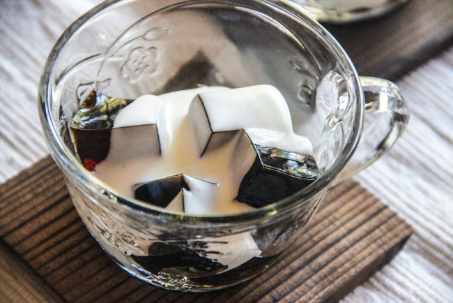 Cari Dessert Enak dan Praktis? Bikin Saja Coffee Jelly Ini