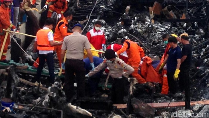 Polisi Periksa Petugas Syahbandar yang Keluarkan SPB Kapal KM Zahro