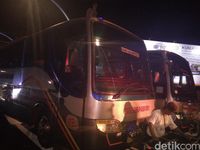 Ridwan Kamil Tahun Baru di Jembatan Antapani, Klakson Telolet Meraung