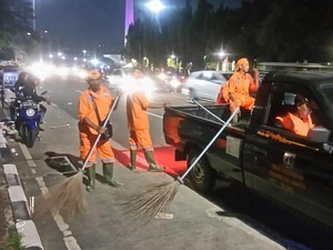 Sampah Tahun Baru di Jakarta Didominasi Plastik dan Terompet