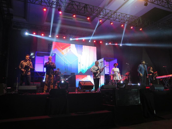 Kisah Persahabatan Incognito dengan Orang-orang Indonesia