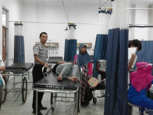 Polisi Rembang Bantu Ibu Melahirkan di Malam Tahun Baru
