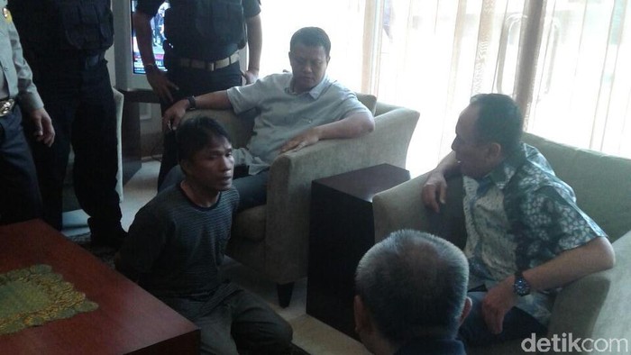 Ditangkap, Ius Pane 2 Kali Ngompol di Bandara Halim