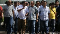 Kapolda Metro Jaya Irjen M Iriawan(tengah depan) saat di bandara Halim.