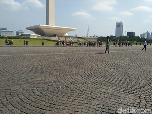 Jadi Lokasi Perayaan Tahun Baru, Monas Bersih dari Sampah