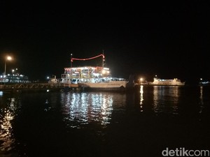 Menikmati 2 Kali Perayaan Tahun Baru di Selat Bali