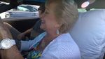 Nenek-nenek Ngebut dengan Chevrolet Corvette