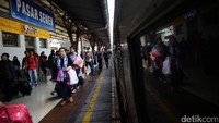 Penumpang ini berasal dari sejumlah kota di Pulau Jawa.