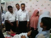  Menhub Jenguk Korban Luka KM Zahro di RSPAD