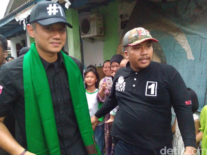 Tiga Kali Sodorkan Tisu, Nenek Ini Dapatkan Topi dari Agus