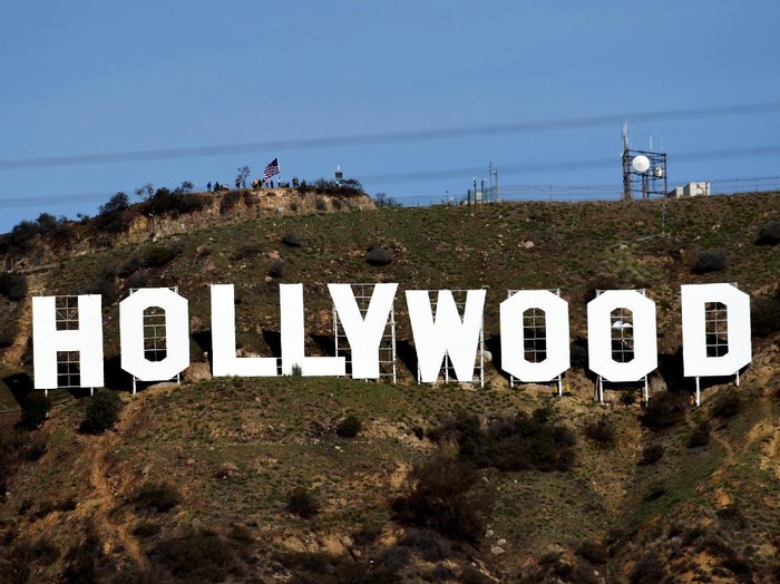 A view shows the iconic Hollywood sign overlooking Southern Californias film-and-television hub, after it was cleaned up after it was defaced overnight in the Hollywood Hills in Los Angeles, California, U.S. January 1, 2017.  REUTERS/Kevork Djansezian