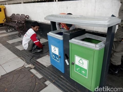 Risma sidak depan KBS