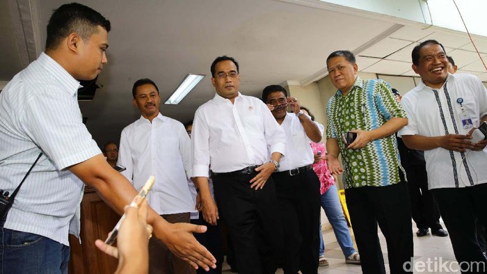 Menhub dan Plt Gubernur DKI Kunjungi Keluarga Korban di RS Polri