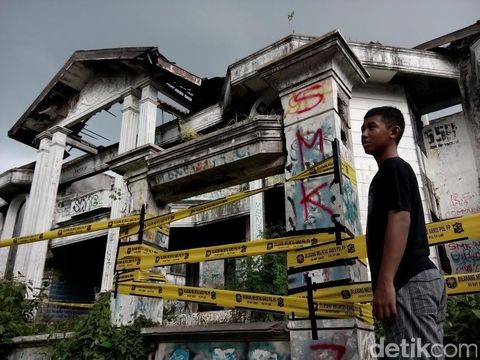 45 Koleksi Gambar Pemandangan Rumah Hantu HD Terbaru