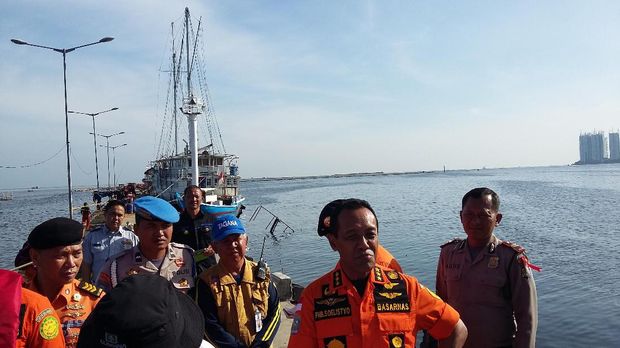  KNKT Investigasi Penyebab Terbakarnya KM Zahro Express