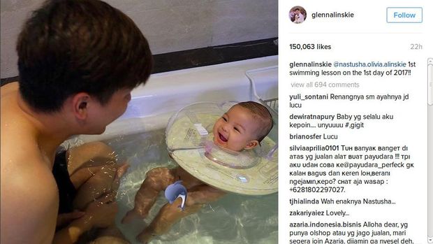 Gemas! Glenn Alinskie Ajarkan Natusha Olivia Alinskie Berenang