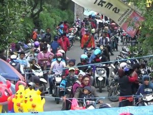Pengunjung Bromo Saat Libur Tahun Baru Meningkat 10 Persen