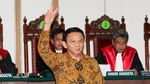 Senyum Semringah Ahok di Sidang Awal 2017