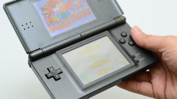 2. Nintendo DS. Nintendo punya beberapa konsol portabel yang laris manis. Dengan 154,02 juta unit yang terjual, NDS menjadi yang paling laris sejak dirilis 21 November 2004 sebelum digeser oleh suksesor handheld lain. (Foto: internet)