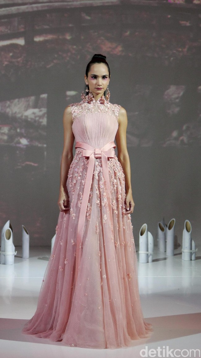 Koleksi Danny Satriadi di IPMI Trend Show 2017. The Hall Lt. 8, Senayan City. Jakarta. [Foto: Mohammad Abduh/Wolipop]