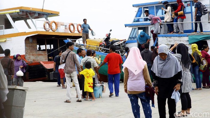 Polemik Kapal Ojek di Pelabuhan Muara Angke