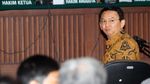 Senyum Semringah Ahok di Sidang Awal 2017